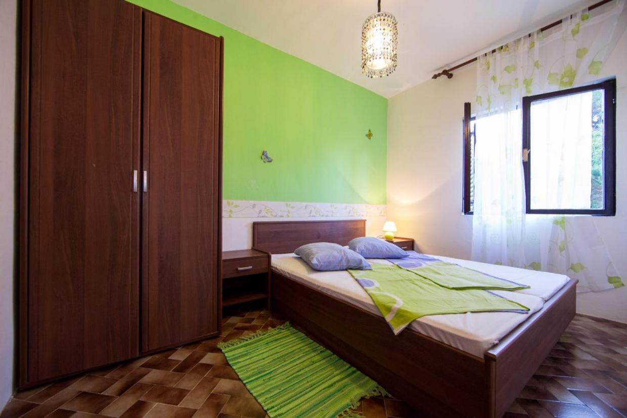 Silver Beach Apartments Віс Екстер'єр фото