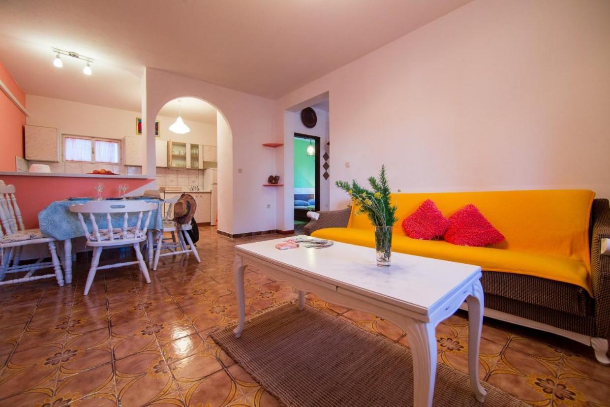 Silver Beach Apartments Віс Екстер'єр фото