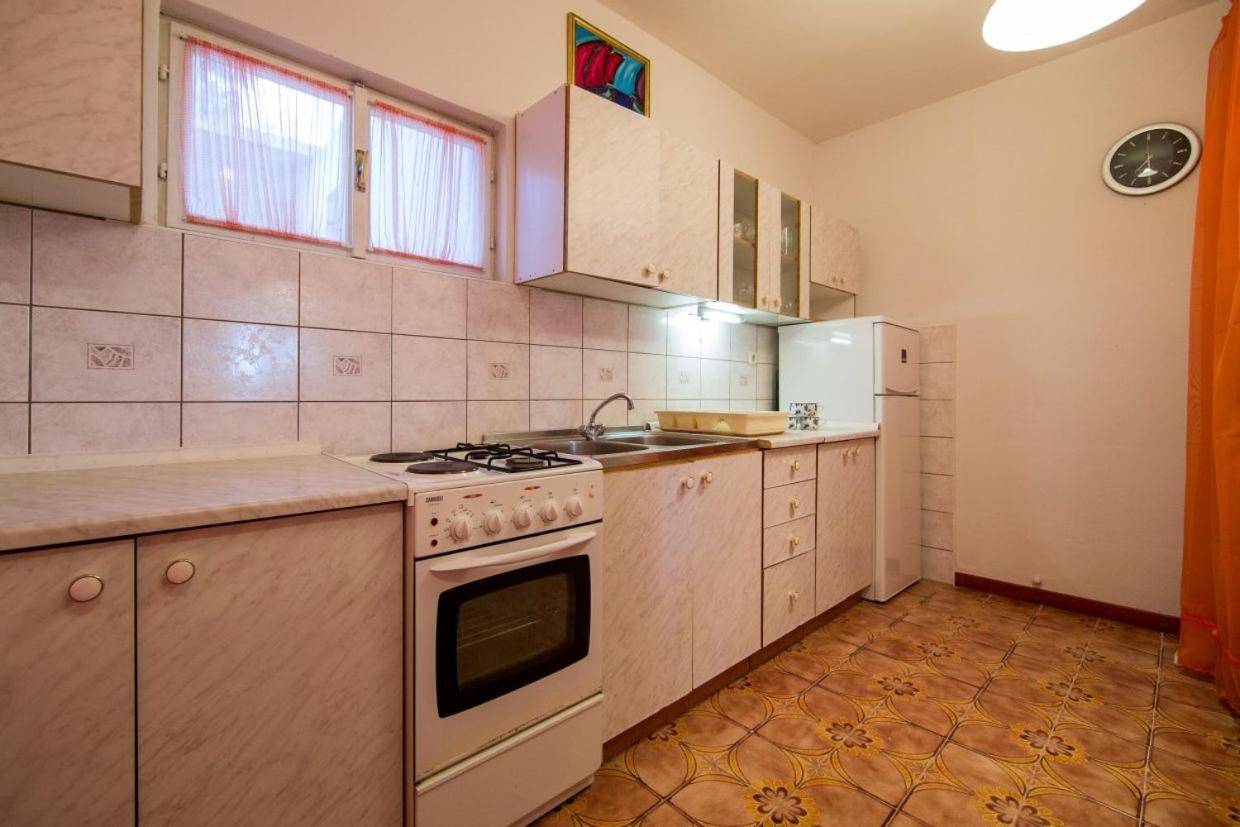 Silver Beach Apartments Віс Екстер'єр фото